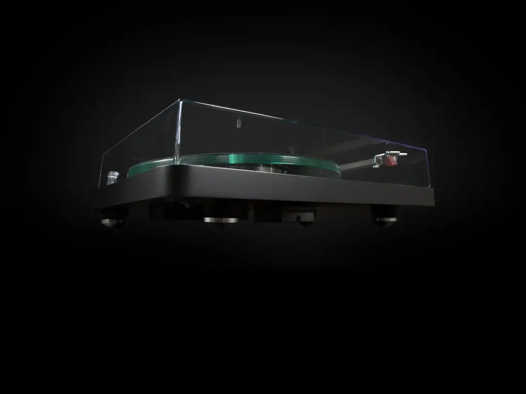 NAD C-588 Front with Cover.webp