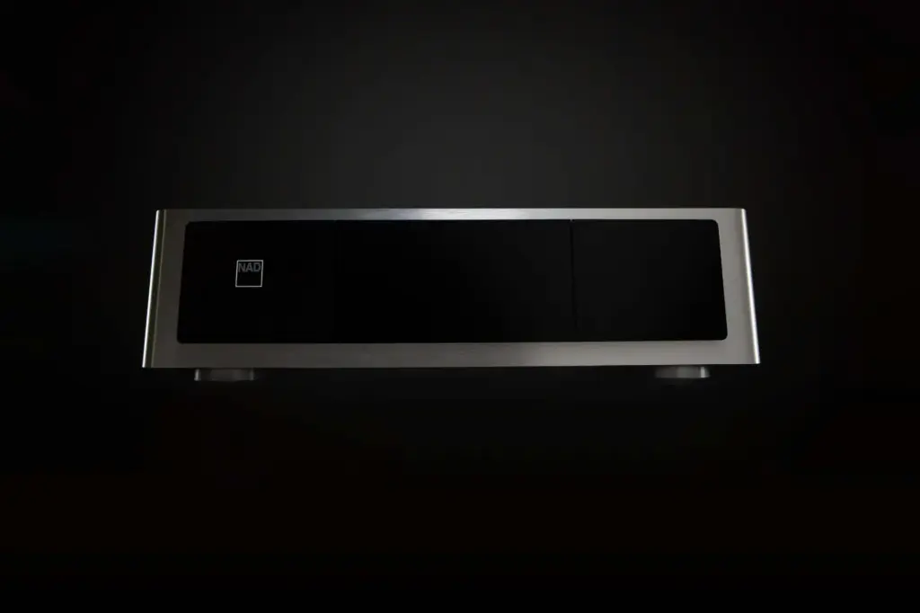 M23 V2
Stereo Power Amplifier Conservatively rated at 200W x 2